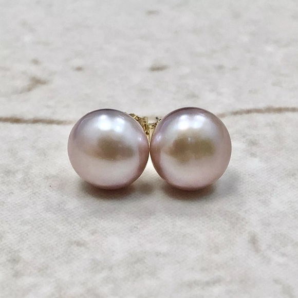 14K Yellow Gold Genuine Pink
Freshwater Pearl Stud Earrings - Pearl
Earrings - Picture 2 of 10